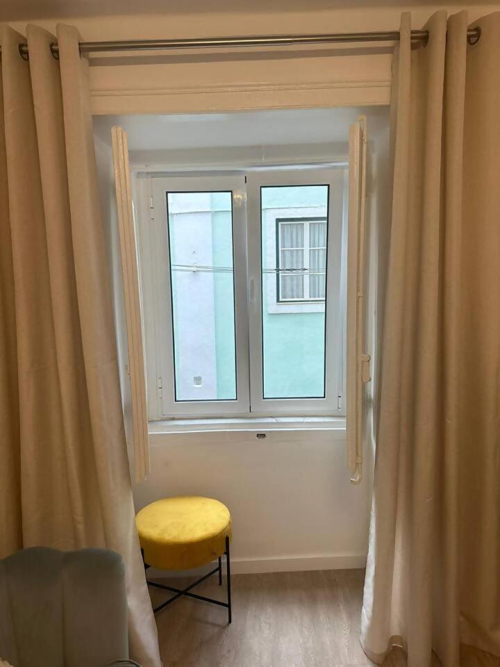 Stylish Renovated Apartment In Chiado Lisboa المظهر الخارجي الصورة