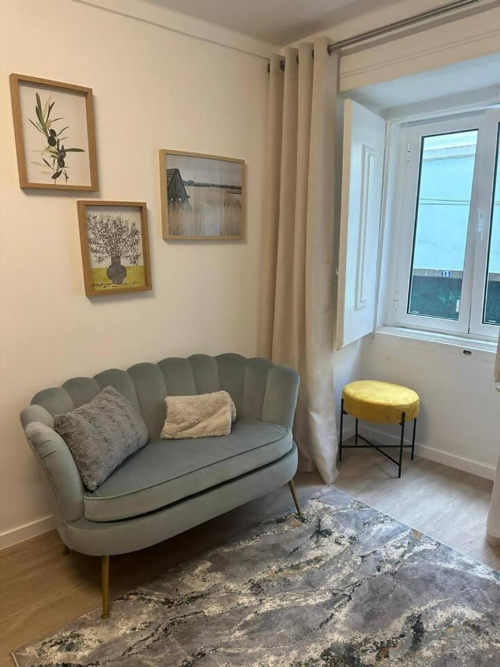 Stylish Renovated Apartment In Chiado Lisboa المظهر الخارجي الصورة